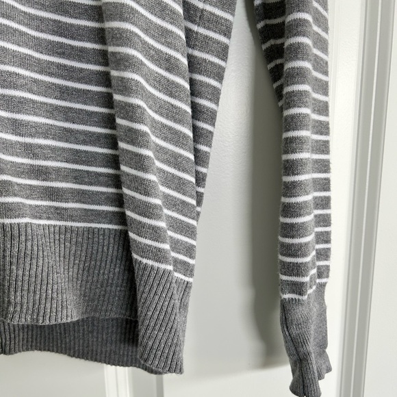 Eight18 Sweater, Size Small - Picture 3 of 4